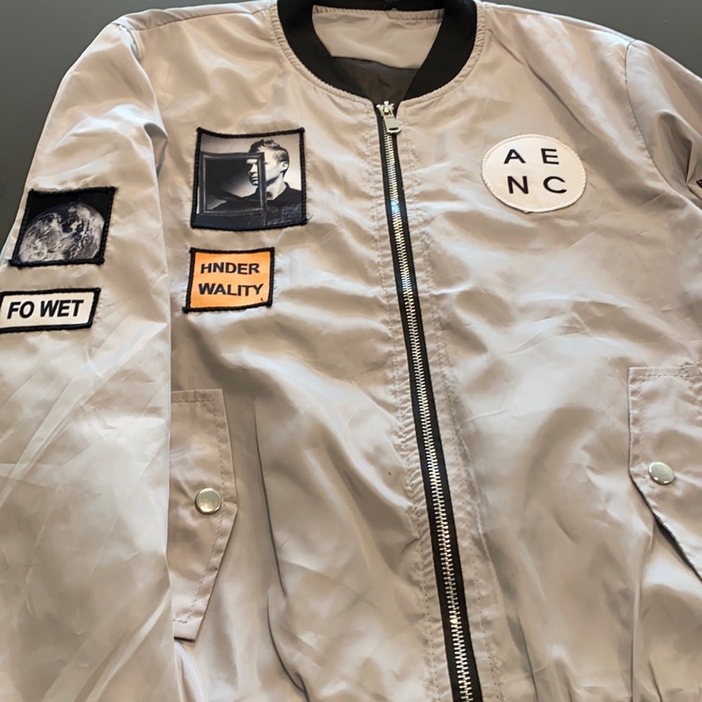 Silver wind breaker space design